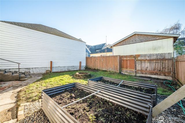 304 Crawford Street, Kelso, WA 98626