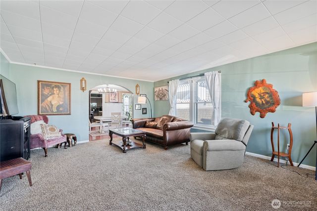 304 Crawford Street, Kelso, WA 98626