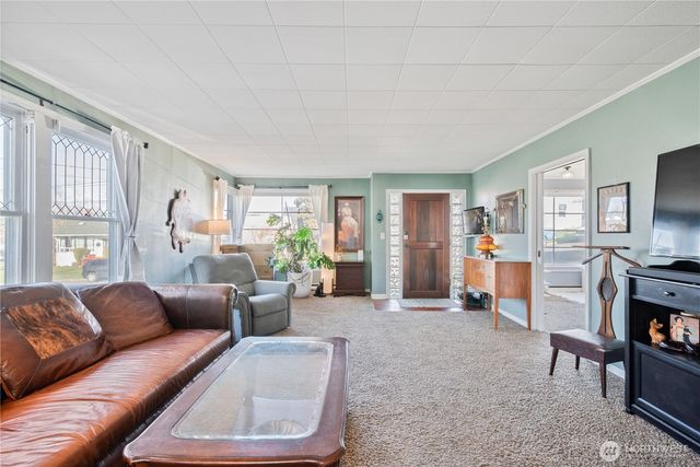 304 Crawford Street, Kelso, WA 98626