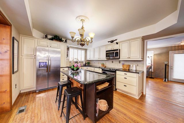 34617 Greentrees Road, Sterling Heights, MI 48312