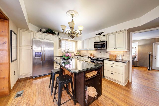 34617 Greentrees Road, Sterling Heights, MI 48312