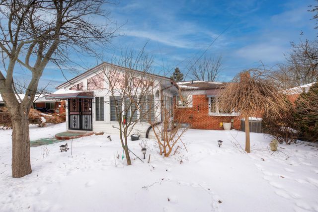 34617 Greentrees Road, Sterling Heights, MI 48312