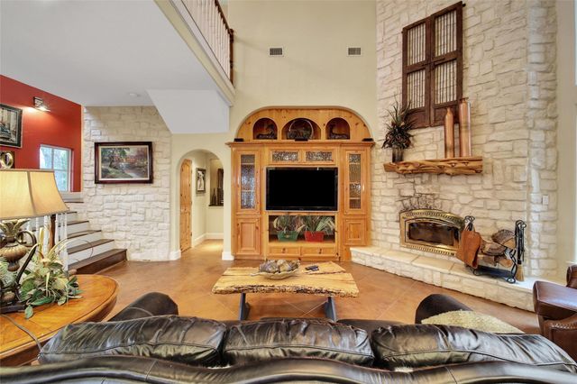 20011 Hilltop Ranch Drive, Montgomery, TX 77316