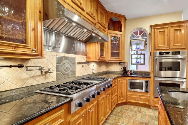 20011 Hilltop Ranch Drive, Montgomery, TX 77316