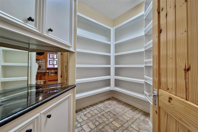 20011 Hilltop Ranch Drive, Montgomery, TX 77316