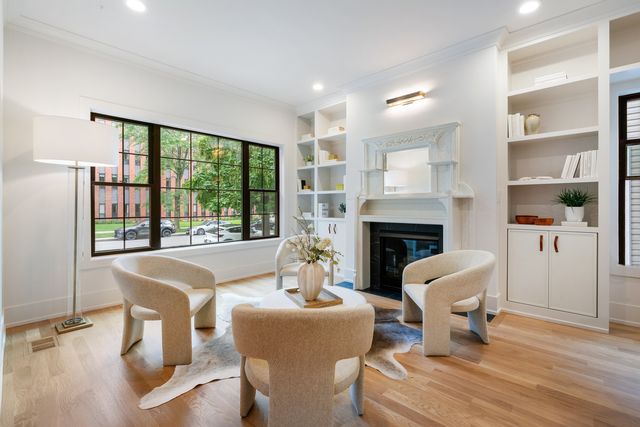 1962 W Wilson Avenue, Chicago, IL 60640