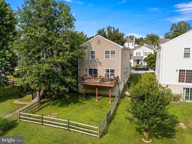 930 TRELLIS LN, West Chester, PA 19382