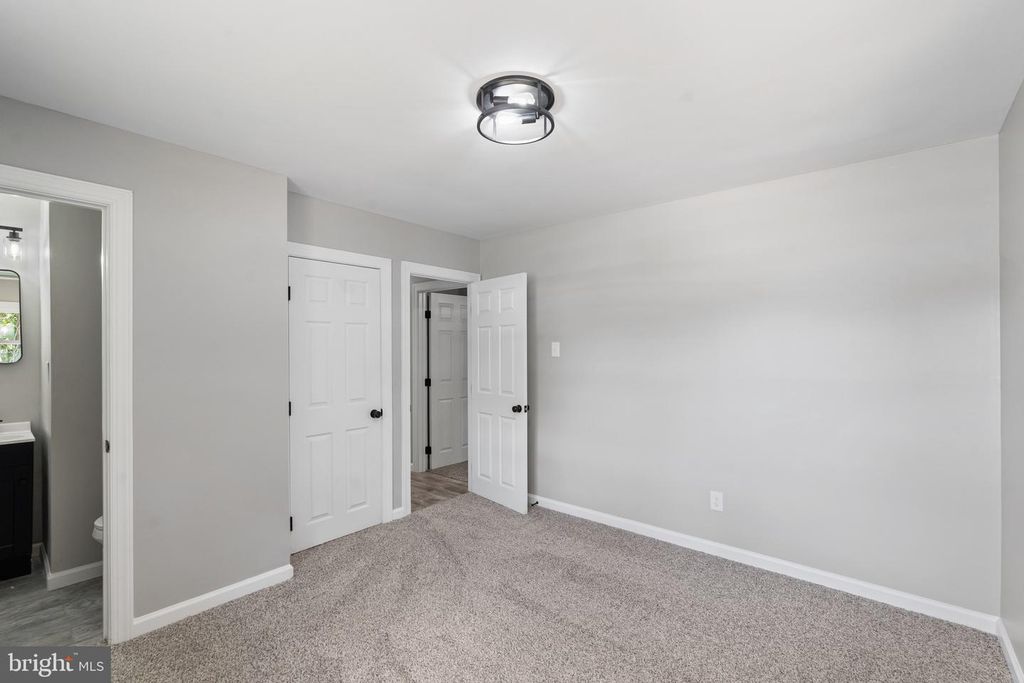 93 HIGGINS AVE, Clementon, NJ 08021