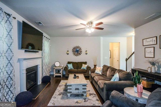 325 Paces Drive, Lithia Springs, GA 30122
