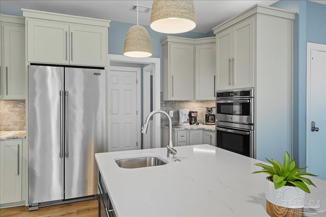 7485 Gulf Blvd, Navarre Beach, FL 32566