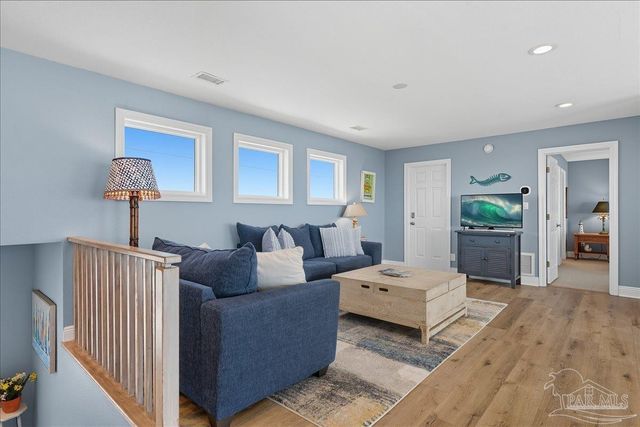 7485 Gulf Blvd, Navarre Beach, FL 32566