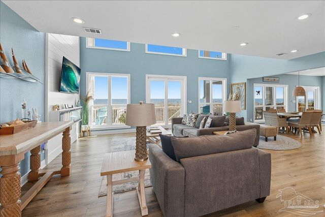 7485 Gulf Blvd, Navarre Beach, FL 32566