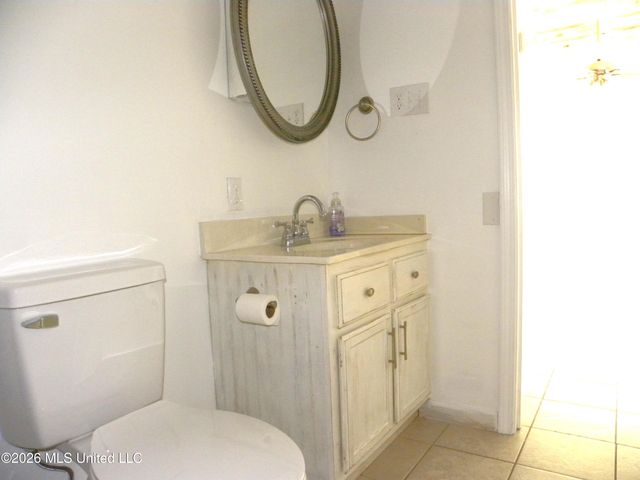 11447 Summer Lane Road, Biloxi, MS 39532