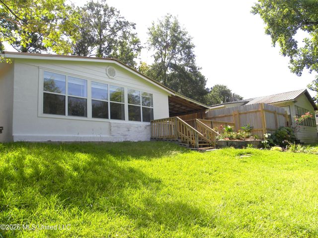 11447 Summer Lane Road, Biloxi, MS 39532