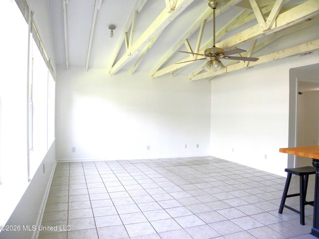 11447 Summer Lane Road, Biloxi, MS 39532
