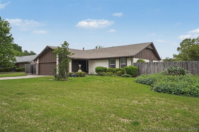 2525 S Hickory Avenue, Broken Arrow, OK 74012