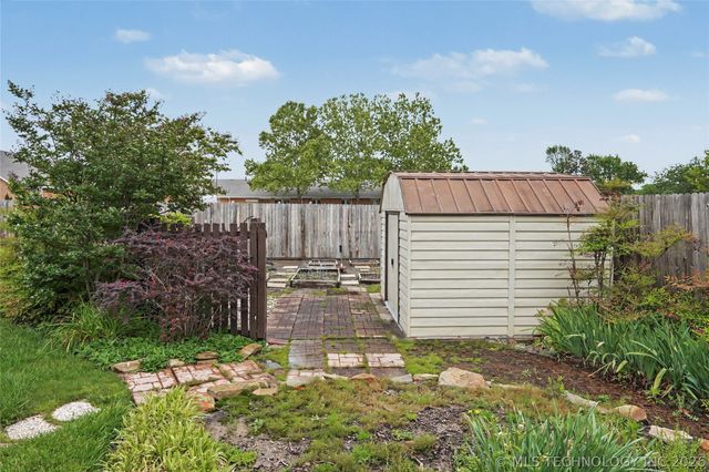 2525 S Hickory Avenue, Broken Arrow, OK 74012
