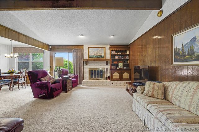 2525 S Hickory Avenue, Broken Arrow, OK 74012