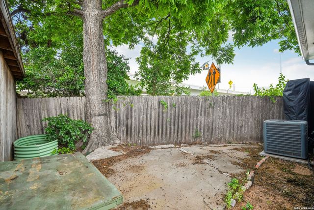 821 E QUINCY ST, San Antonio, TX 78215