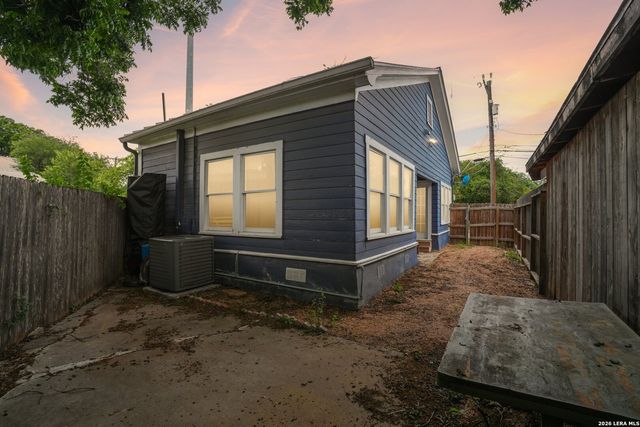 821 E QUINCY ST, San Antonio, TX 78215