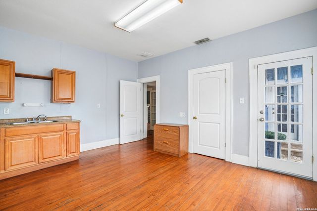 821 E QUINCY ST, San Antonio, TX 78215