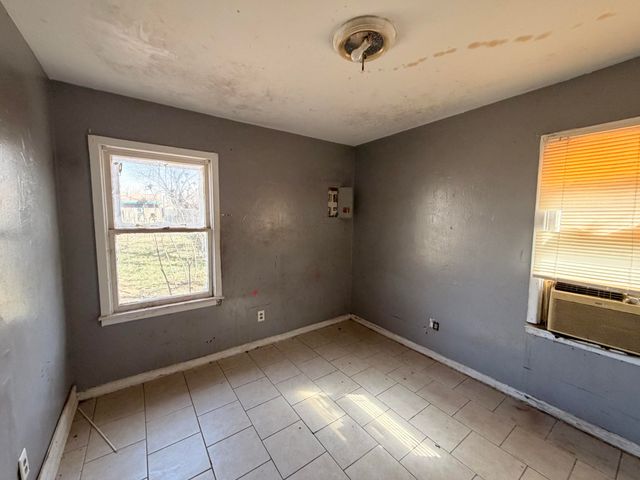 1821 E 1st Place, Lubbock, TX 79403