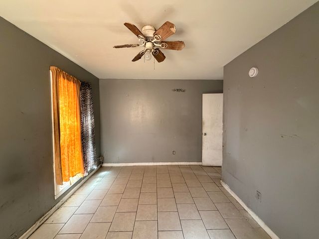 1821 E 1st Place, Lubbock, TX 79403