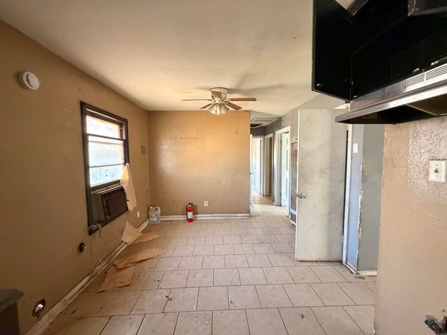 1821 E 1st Place, Lubbock, TX 79403