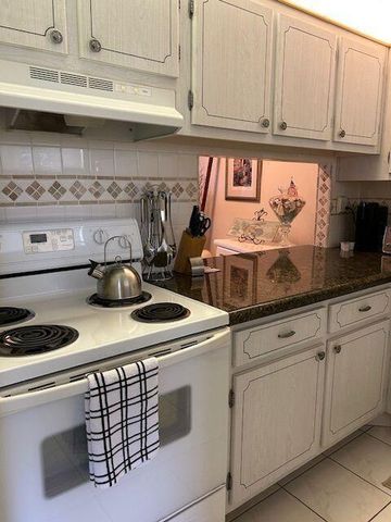 2615 S Garden Drive 103, Lake Worth, FL 33461