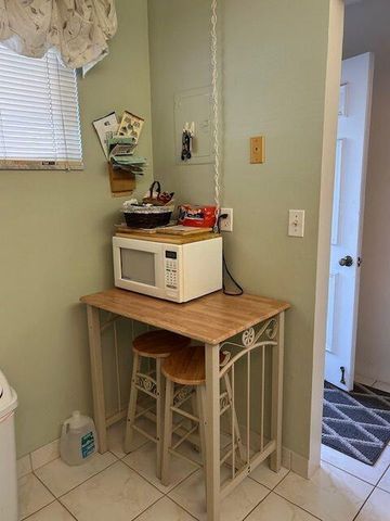 2615 S Garden Drive 103, Lake Worth, FL 33461