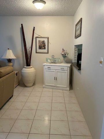 2615 S Garden Drive 103, Lake Worth, FL 33461