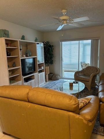 2615 S Garden Drive 103, Lake Worth, FL 33461