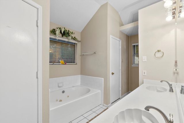 8729 Sabinas Trail, Fort Worth, TX 76118