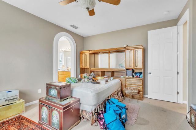 220 Cicero Cir, Elk Grove, CA 95758