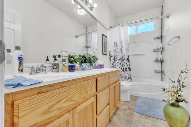 220 Cicero Cir, Elk Grove, CA 95758