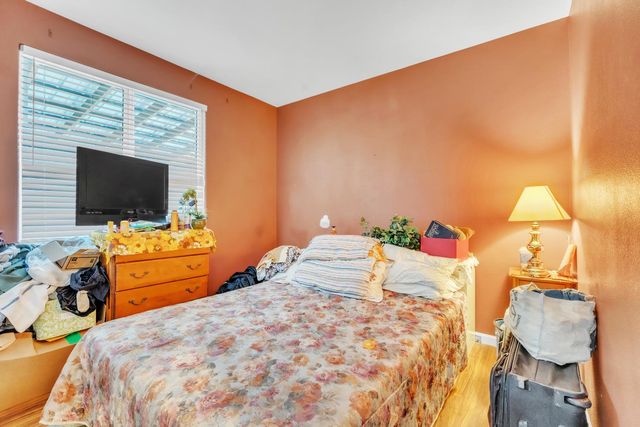 220 Cicero Cir, Elk Grove, CA 95758