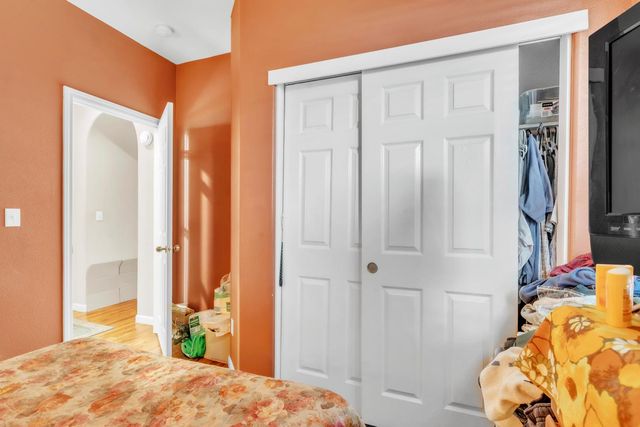 220 Cicero Cir, Elk Grove, CA 95758