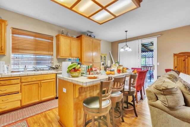 220 Cicero Cir, Elk Grove, CA 95758