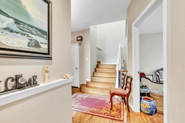 220 Cicero Cir, Elk Grove, CA 95758