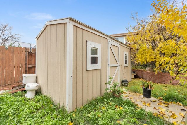 220 Cicero Cir, Elk Grove, CA 95758