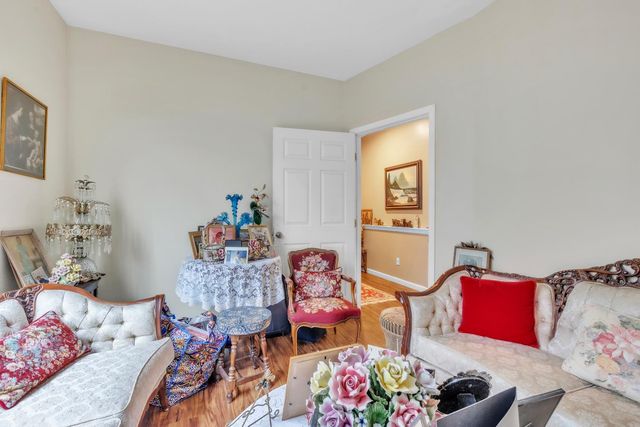 220 Cicero Cir, Elk Grove, CA 95758