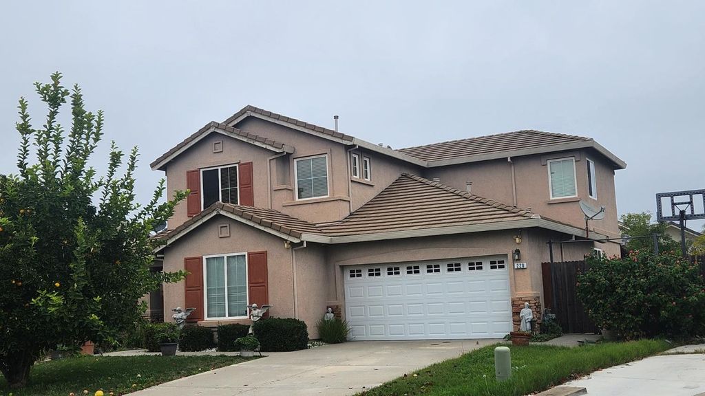 220 Cicero Cir, Elk Grove, CA 95758