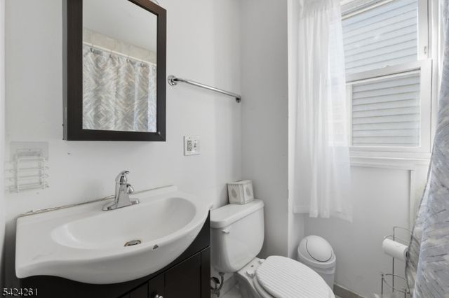 451 E 31St St, Paterson City, NJ 07504