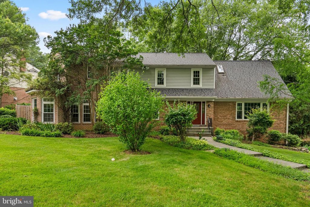 1 ORCHARD WAY S, Potomac, MD 20854