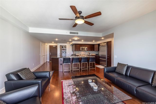 1837 Kalakaua Avenue 2206, Honolulu, HI 96815