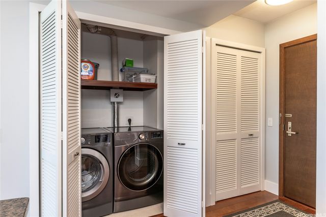 1837 Kalakaua Avenue 2206, Honolulu, HI 96815