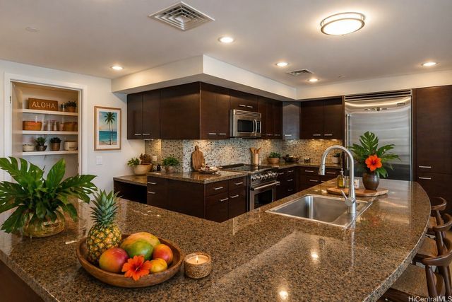 1837 Kalakaua Avenue 2206, Honolulu, HI 96815