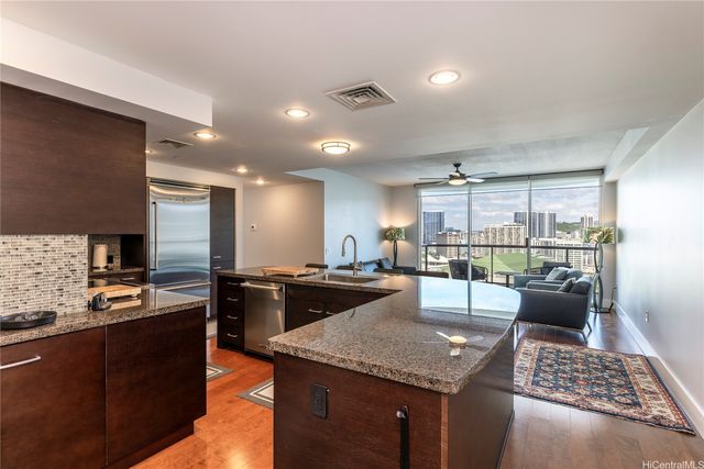 1837 Kalakaua Avenue 2206, Honolulu, HI 96815