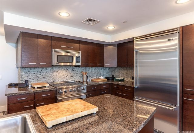 1837 Kalakaua Avenue 2206, Honolulu, HI 96815