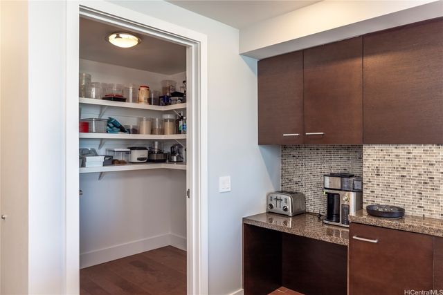 1837 Kalakaua Avenue 2206, Honolulu, HI 96815